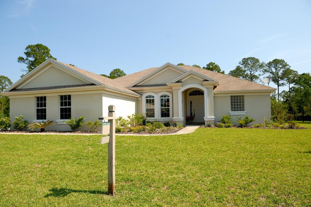 Is Selling Your Home by Yourself Worth It?